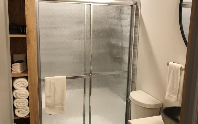 Stone Cove Waterfront Adults Only B&B