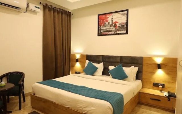 Radha Bihari Nikunj Inn & Restaurant
