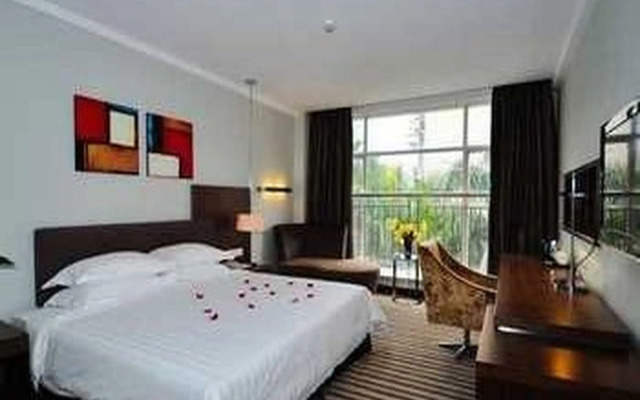 Poly Hotel