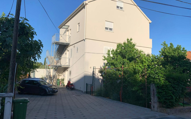 New 4* apartment "Orto" in the center of Trogir