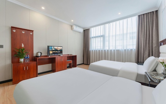 Tourism Trend Hotel(Shenzhen Huaqiang North Electronic Business Circle Yannan)