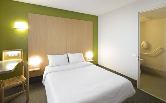 B&B HOTEL Aix-en-Provence Le Tholonet