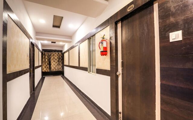 OYO 14194 Hotel Deccan Lodging and Boarding