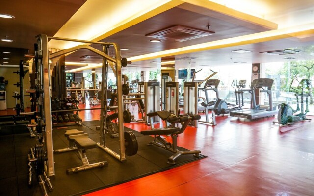 Big and Cozy Gandaria Heights 3BR Apartment with Direct Access to Mall