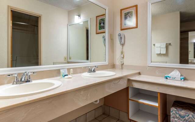 Quality Inn & Suites Canon City