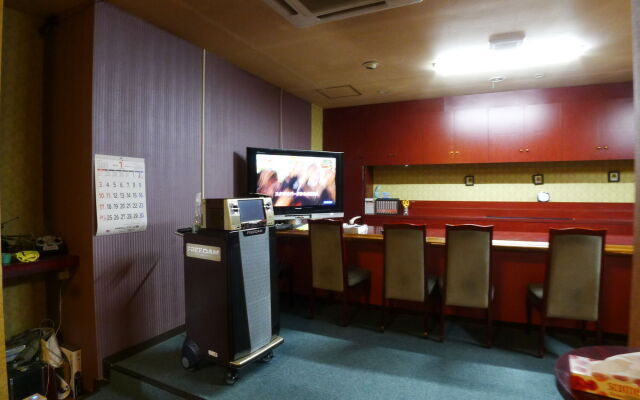 New Makomo Hotel