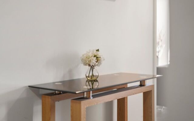 Kennet House Superior Serviced Apartment