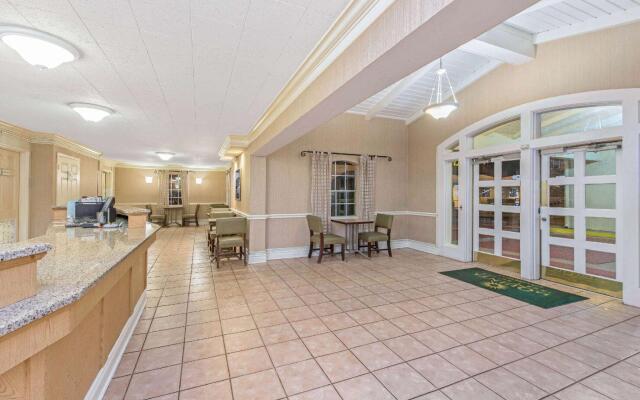 La Quinta Inn by Wyndham New Orleans Causeway