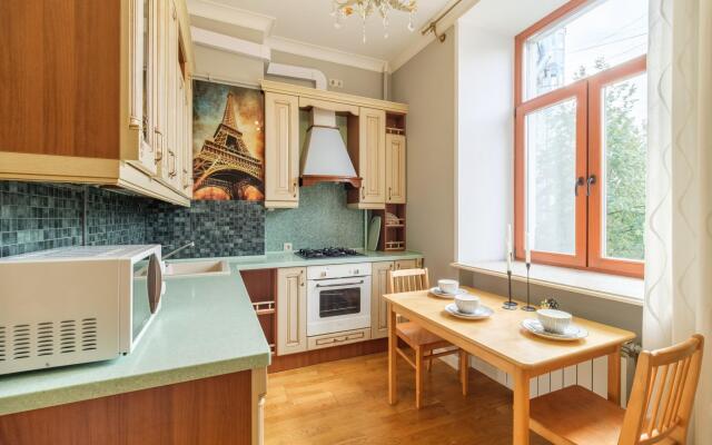 DeRent Aparts (ДеРент Апартс) на улице Караванная 3/35