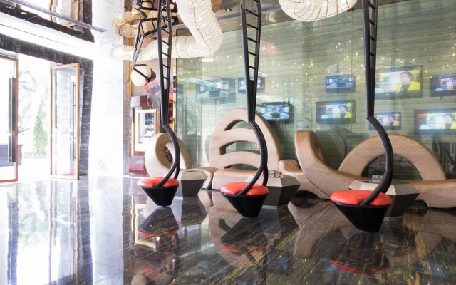 Modern Classic Hotel