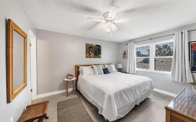 2 Bed 2 Bath Centrally Located