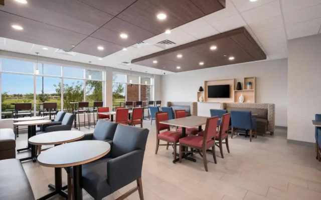 Holiday Inn Express & Suites Chicago - Hoffman Estates by IHG