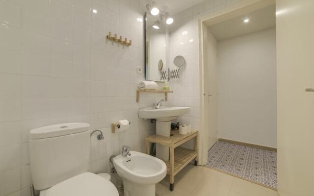 Lovely 2bed W/terrace in Lesseps, Near Park Güell