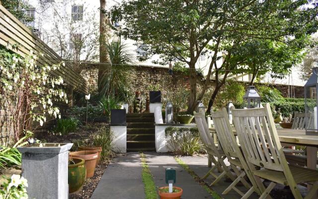 2 Bedroom Apartment With Garden in Brighton