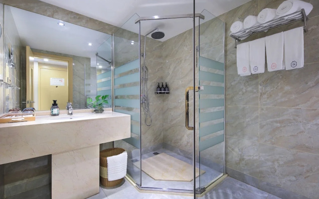 Wing Hotel Guilin- Pedestrian Street