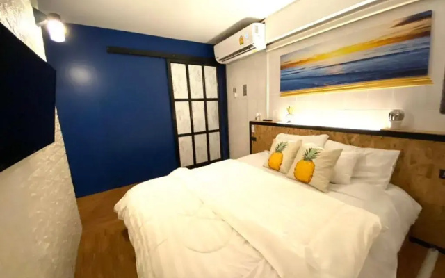 Near Beach Hostel - Adults Only