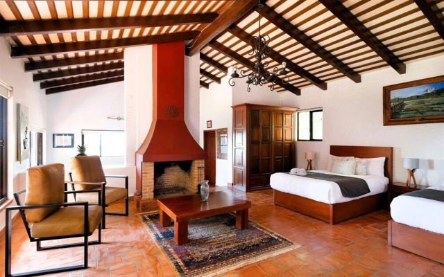 ANANA Rancho San Rafael 3 Bedrooms Hill