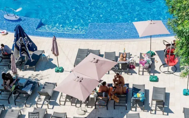 Apollo Hotel