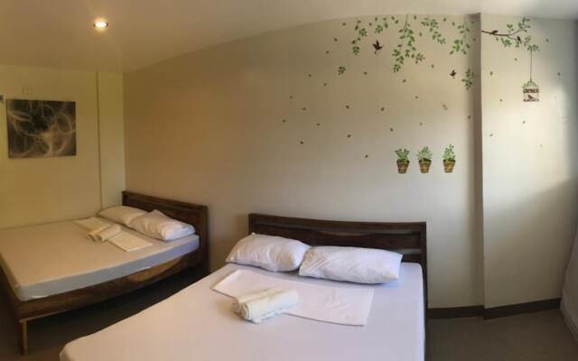 Seabreeze Beach Lodge