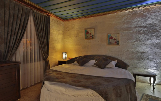 Hermes Cave Hotel