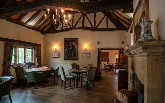 The George Inn & The Plaine