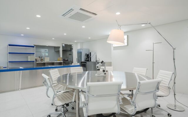 Workers Hotel Ansan by Aank