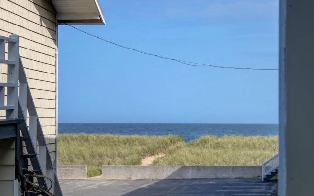 Waves Oceanfront Resort