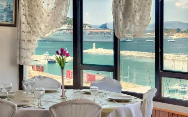 The View City Hotel