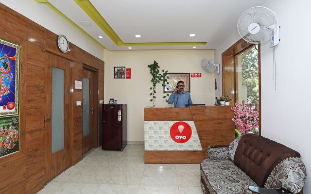 OYO 10228 Hotel Chandramouli