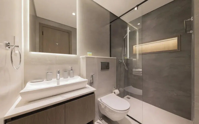 Shining studio in Laya Heights