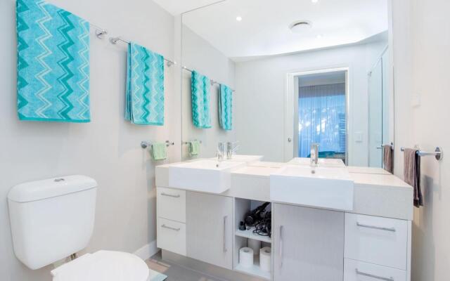 Silvershore Apartments on the Broadwater