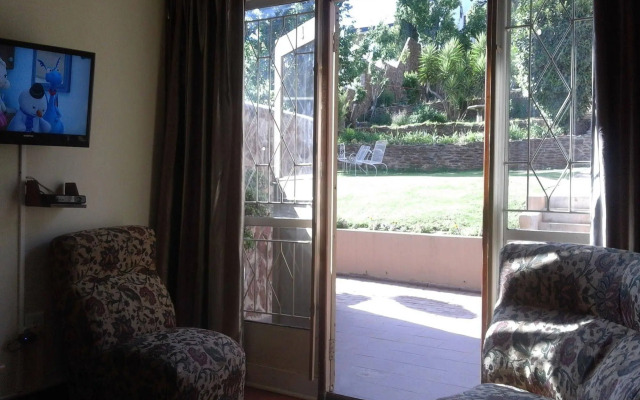 Suburbian Lodge