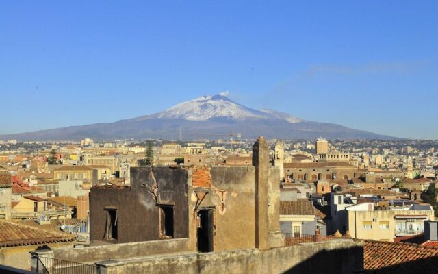 Terrazza sul Castello Ursino by Wonderful Italy