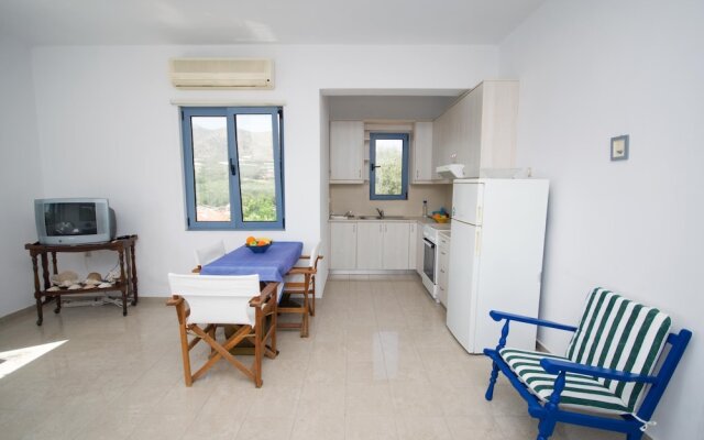 Family Holidays House Koutsouras by GHH