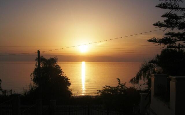 Apostolos & Eleni Family Apartments