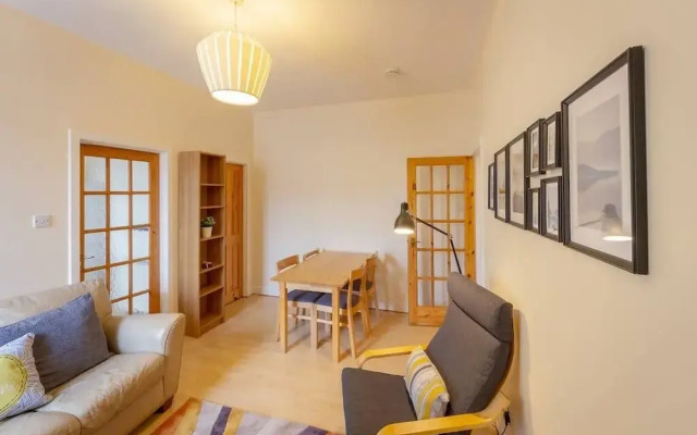 Cozy Apartment near The Meadows