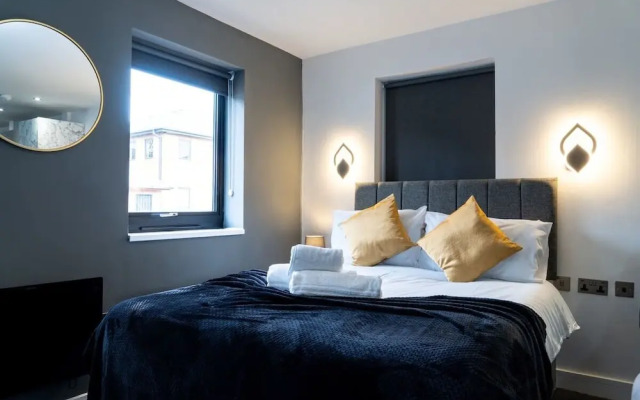 Midsummer Studios and Apartments