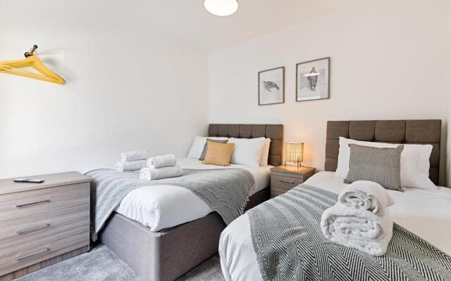 Hilltop House - TV in Every Bedroom!