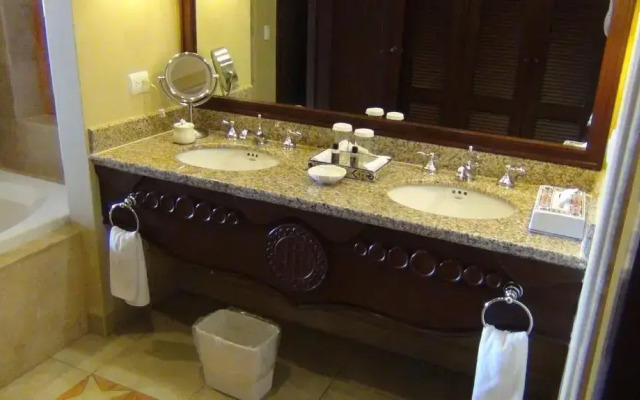 Suites at Sunset Beach Cabo San Lucas Golf and Spa