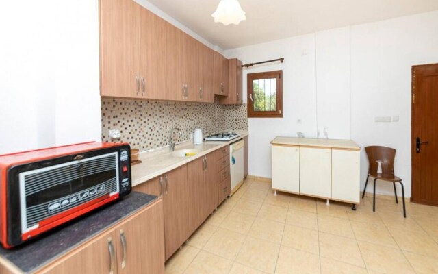 2 BR House With Calming Garden in Bodrum
