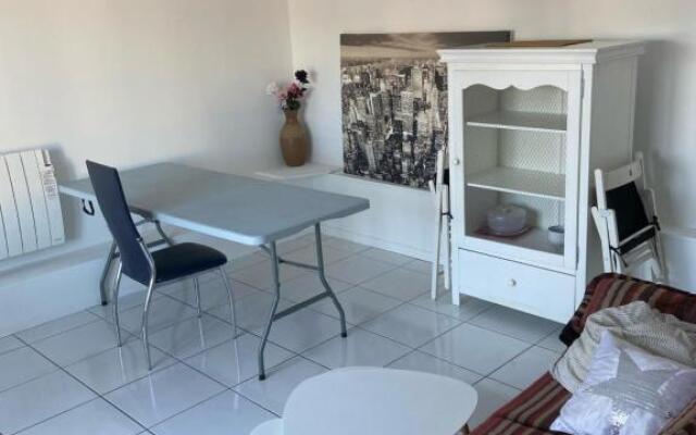 Bel appartement chez particulier calme et piscine