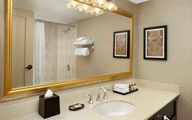 Sheraton Ottawa Hotel