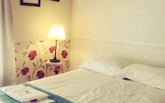 Tourian Lounge Hotel