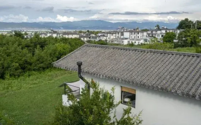 Elsewhere in Dali • Three Towers Courtyard