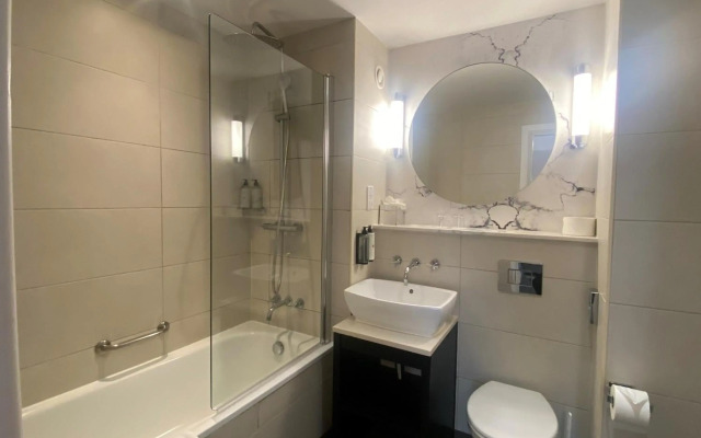 London Chigwell Prince Regent Hotel, BW Signature Collection