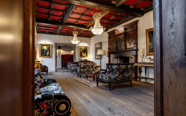 Weston Manor Hotel