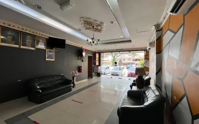 OYO 91040 Hotel Ezi Inn