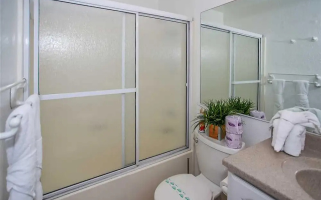 Affordable Lakeview Condo