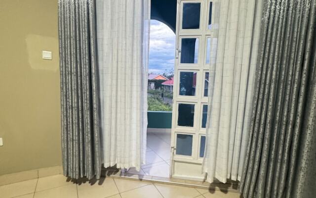 Naivasha Gate- Away Palace