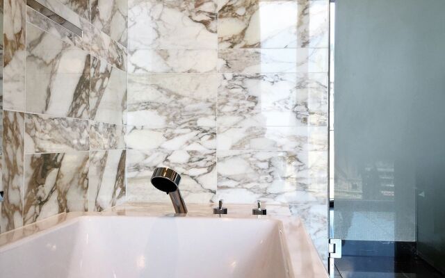 MONDRIAN Luxury Suites & Apartments Old Town Market Square